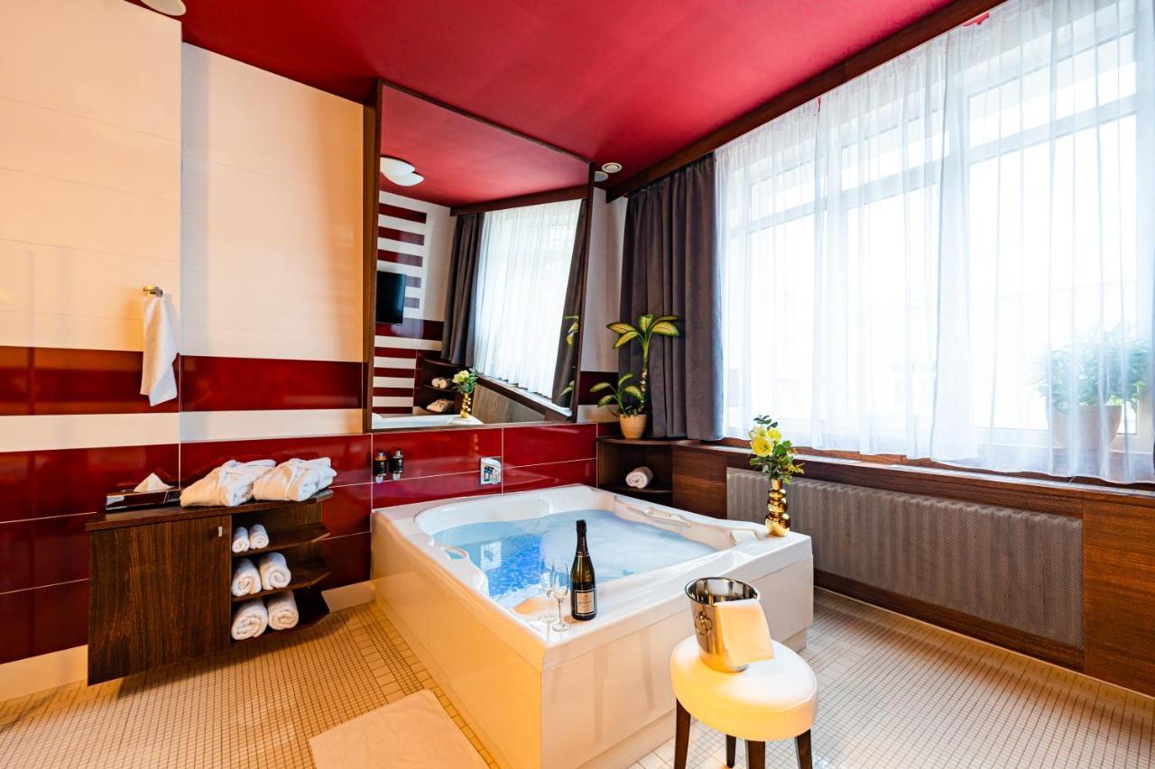 Hotel Baltaci Atrium Zlín Exterior photo