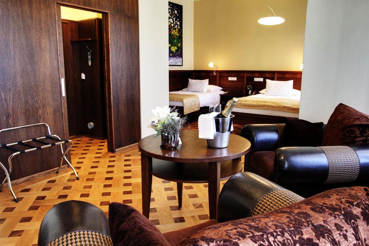 Hotel Baltaci Atrium Zlín Exterior photo